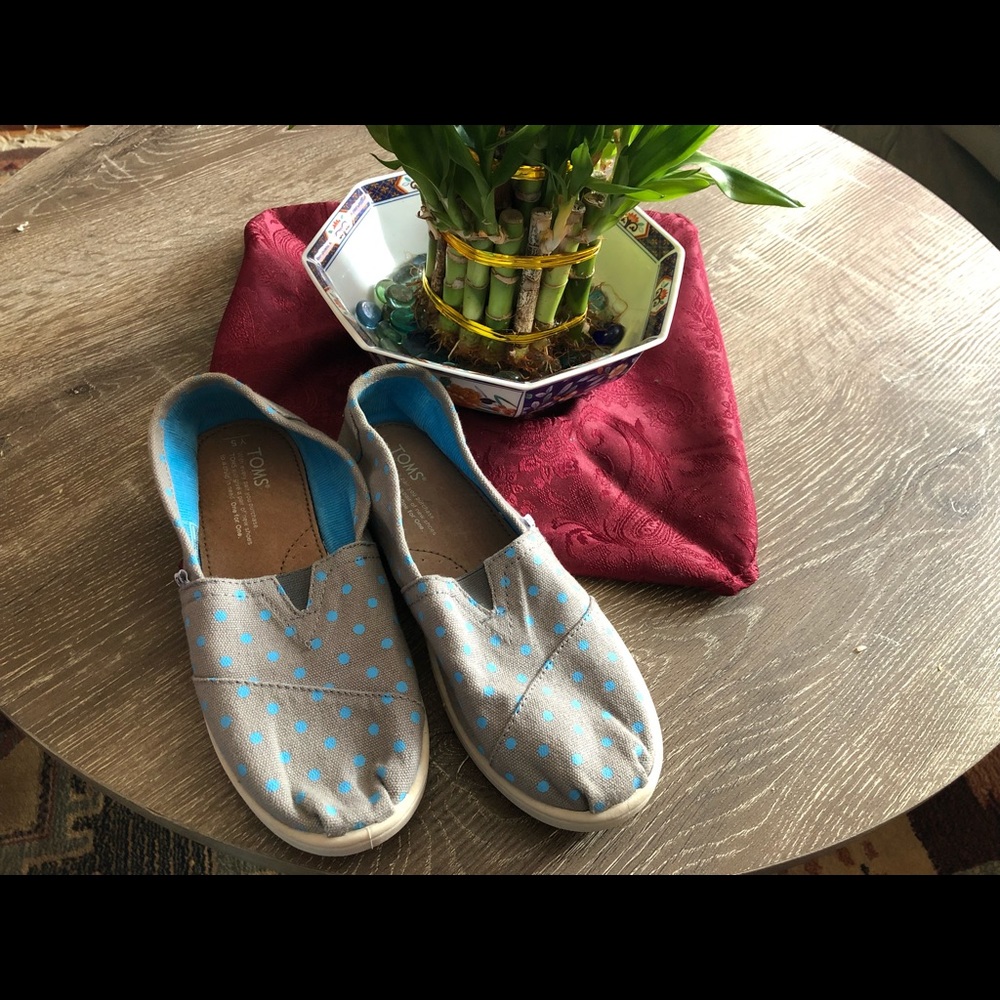 NWOT Toms polka dot blue